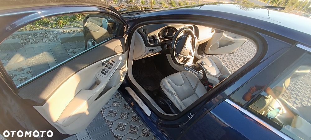 Volvo V40 D4 Ocean Race - 3