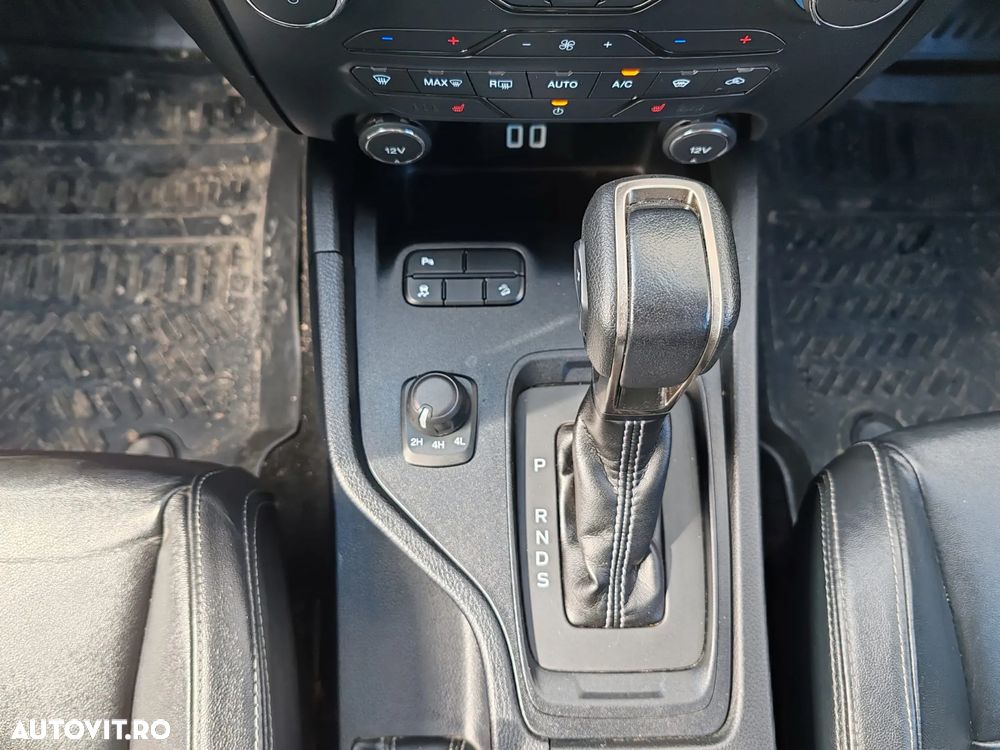 Ford Ranger 2.0 TD 170 CP 6AT 4x4 Rap Cab Wildtrak - 12