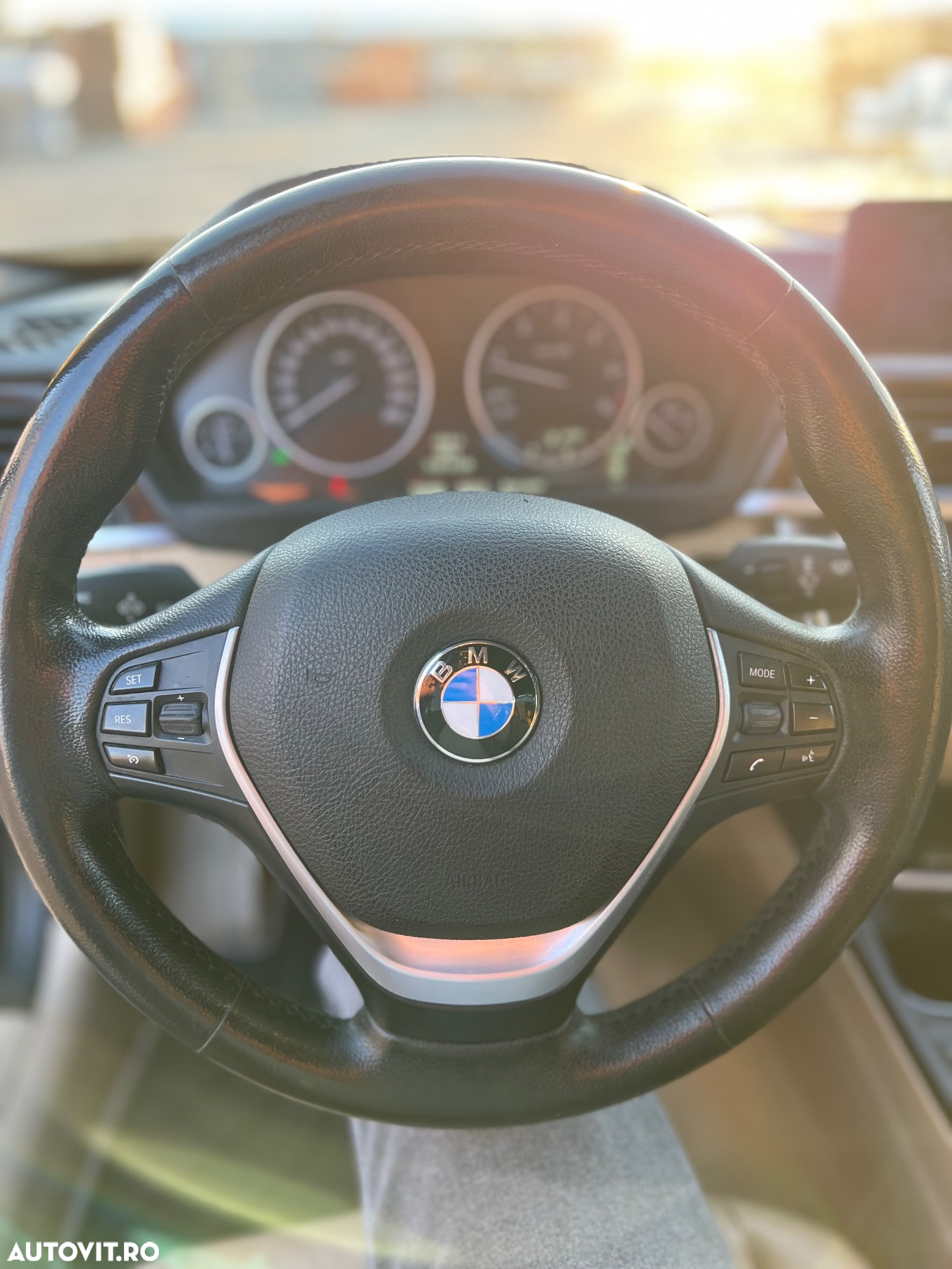 BMW Seria 3 320d Aut. Luxury Line - 26