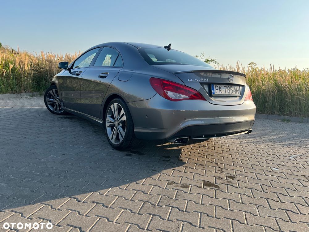 Mercedes-Benz CLA 250 7G-DCT - 7