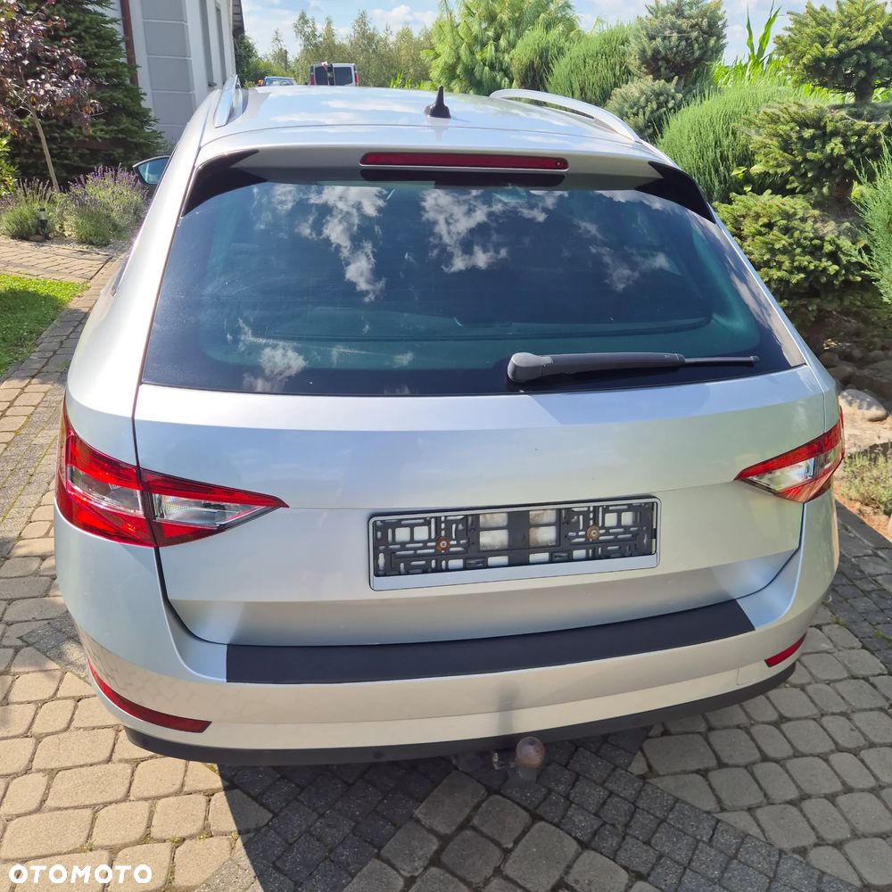 Skoda Superb 2.0 TDI DSG Active - 15