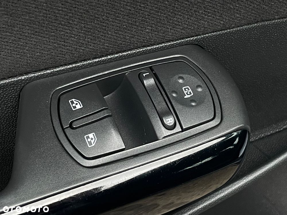 Opel Corsa 1.2 16V - 10