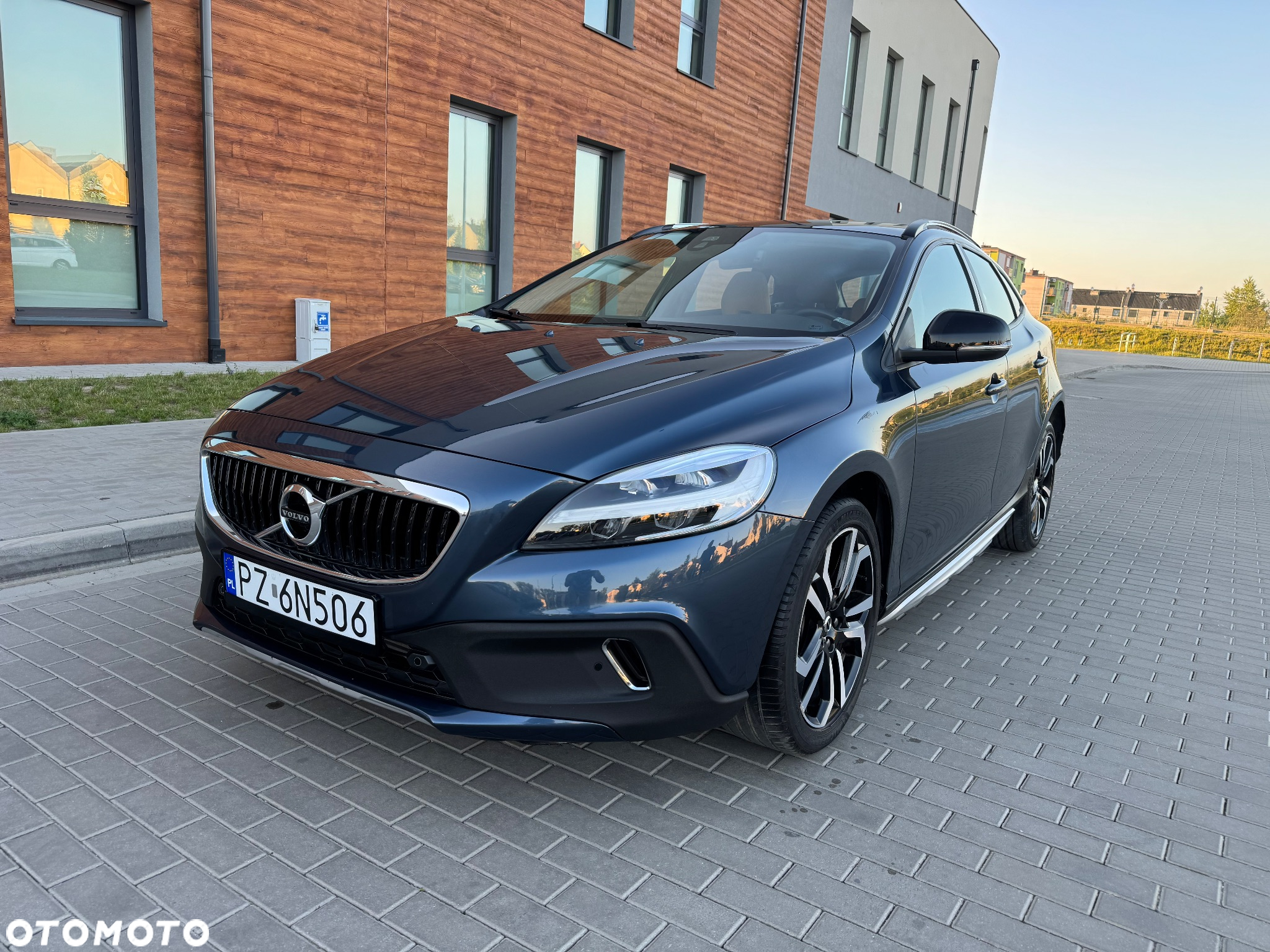 Volvo V40 Cross Country T3 Geartronic Momentum - 11