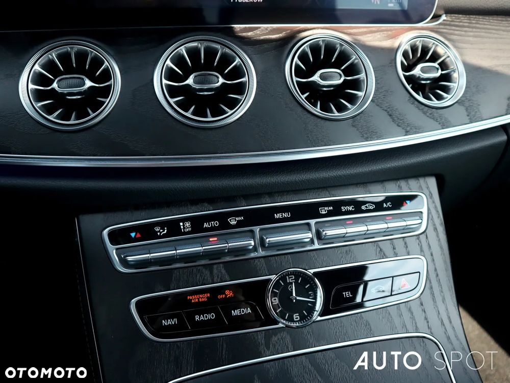 Mercedes-Benz Klasa E 400 4Matic 9G-TRONIC AMG Line - 36