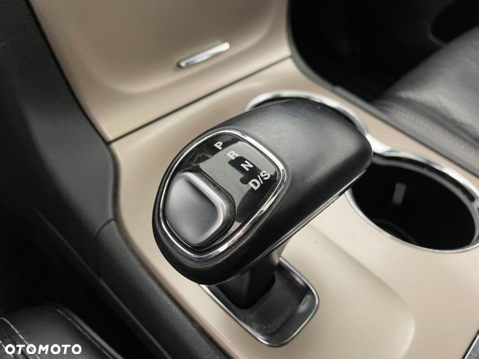 Jeep Grand Cherokee - 27