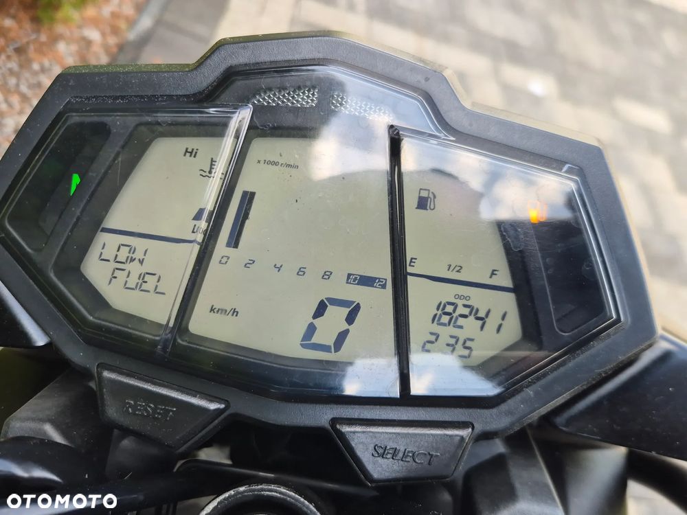 Yamaha MT - 8