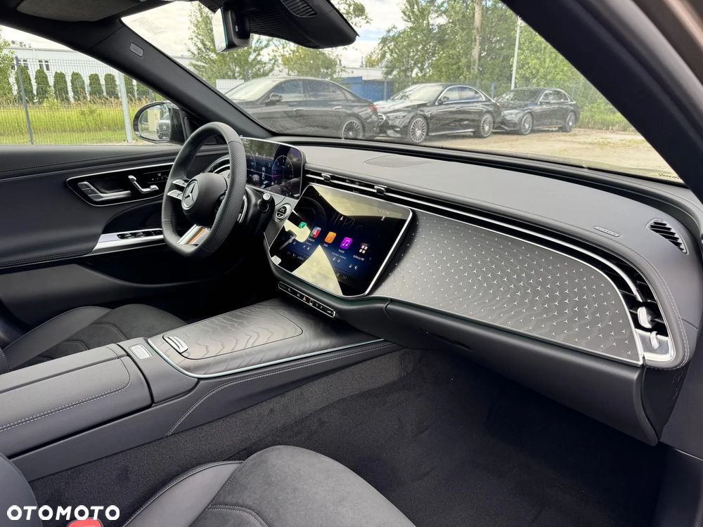 Mercedes-Benz Klasa E 220 d mHEV 4-Matic AMG 9G-Tronic - 17