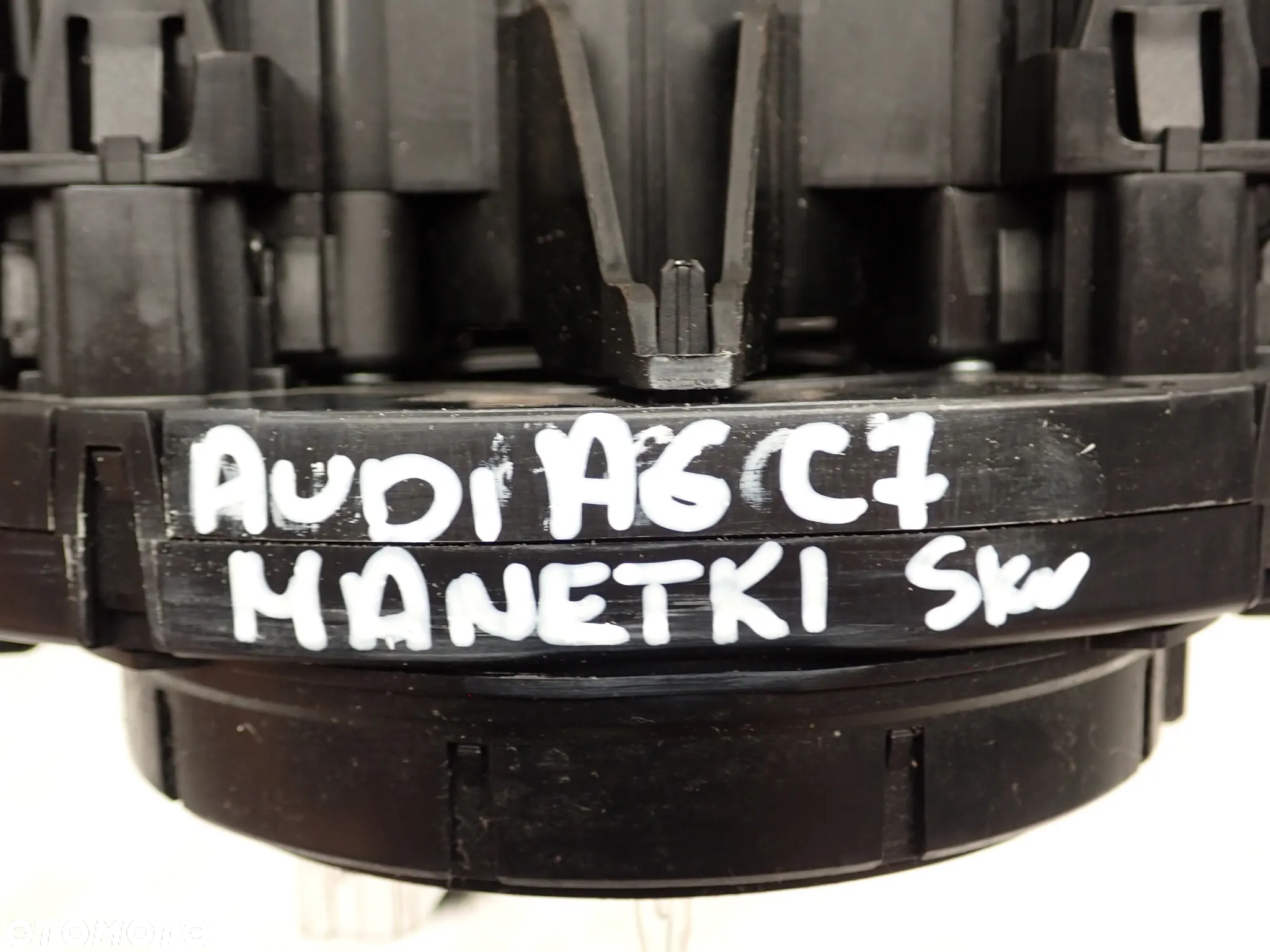 PRZEŁĄCZNIK ZESPOLONY MANETKI HYUNDSI I40, MITSUBISHI SPACE STAR II, KIA CEED II, KIA RIO, PEUGEOT 208, AUDI A6 C7, RENAULT CLIO IV, DACIA - 19