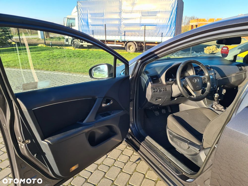 Toyota Avensis 2.0 D-4D Sol - 14