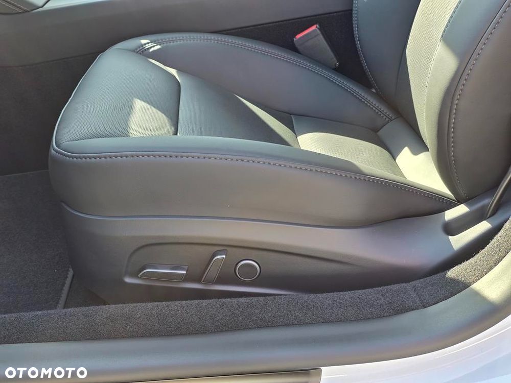 Tesla Model 3 Long Range AWD Premium - 16