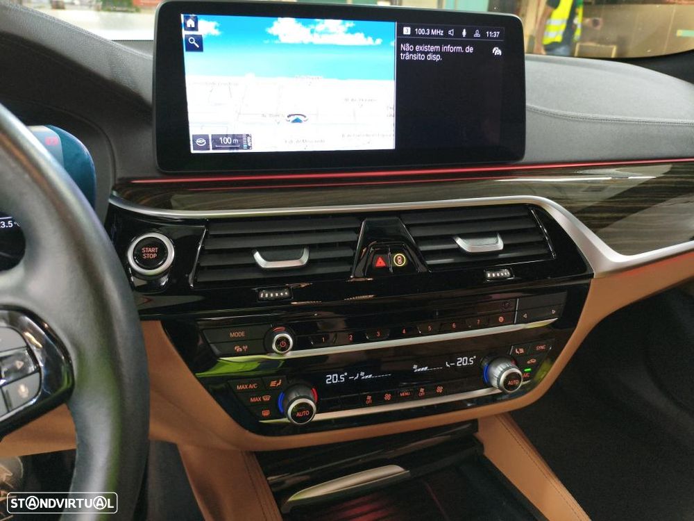 BMW 530 e Line Luxury - 8