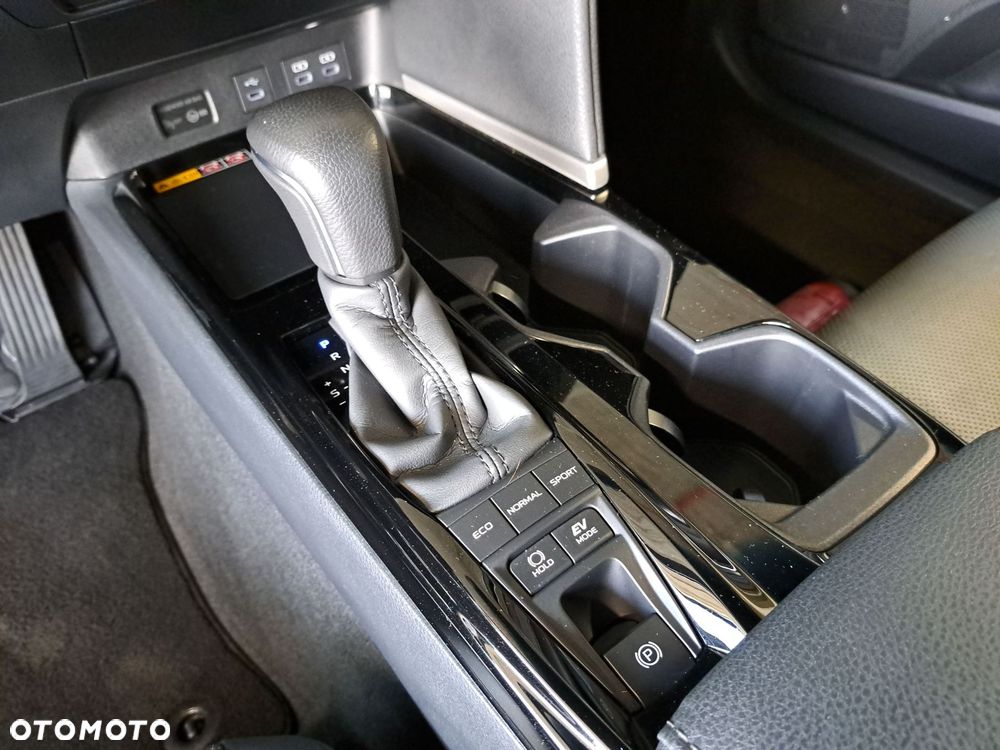 Toyota Camry - 27