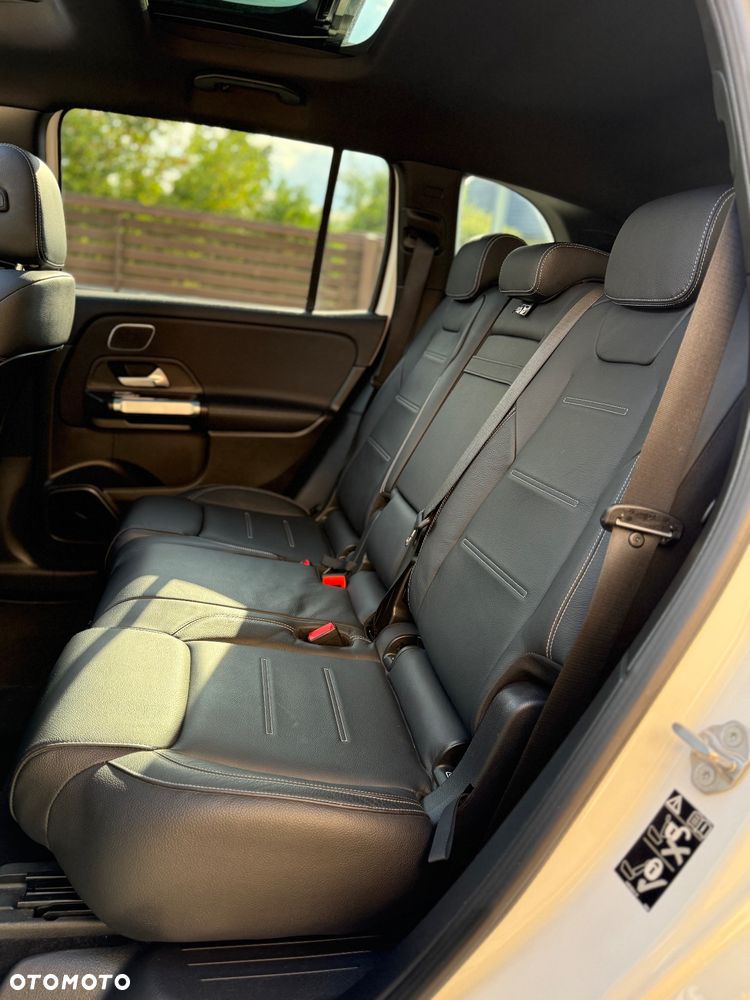 Mercedes-Benz GLB - 28