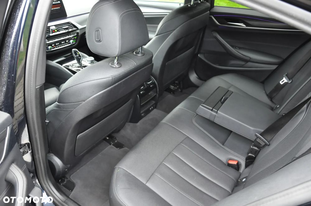 BMW Seria 5 520d Touring M Sport Edition - 14