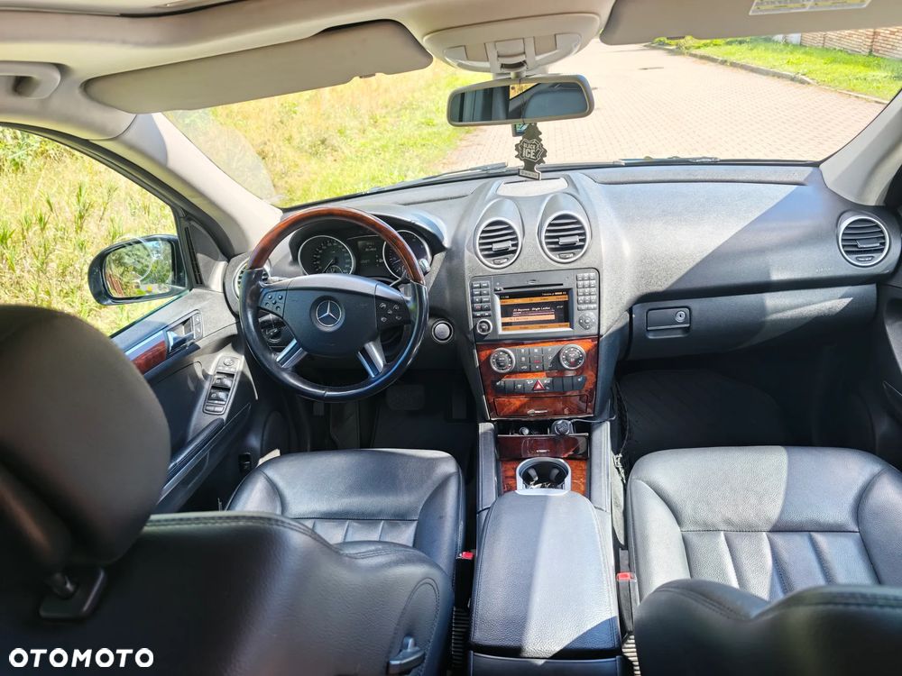 Mercedes-Benz ML - 11