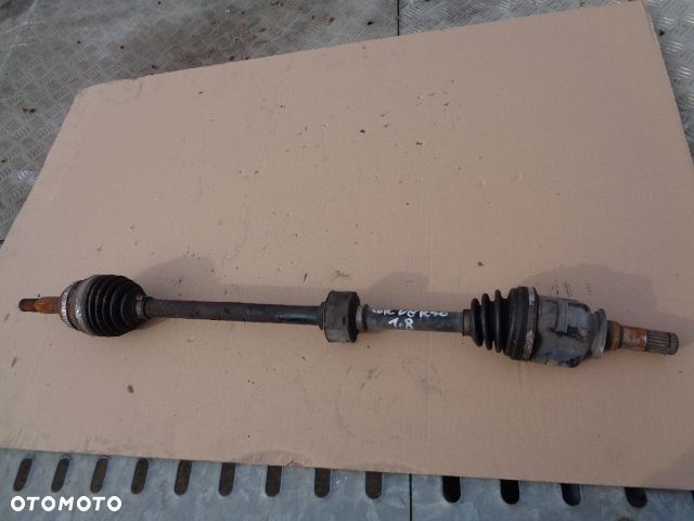 PÓŁOŚ PÓŁOŚKA TOYOTA COROLLA VERSO 03-08 1.8 VVTI - 1