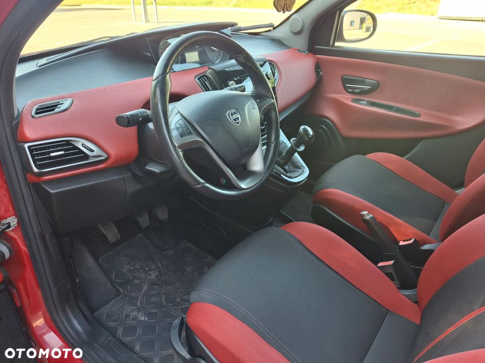 Lancia Ypsilon - 9