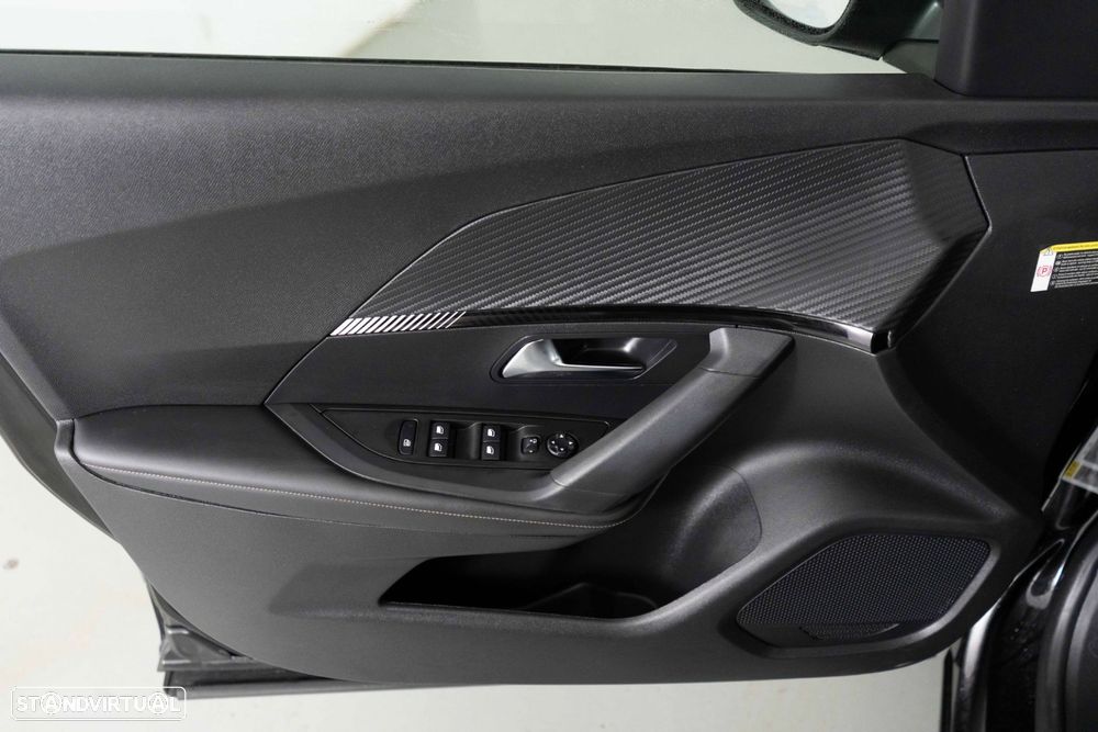 Peugeot 2008 1.2 PureTech Allure Pack EAT8 - 20