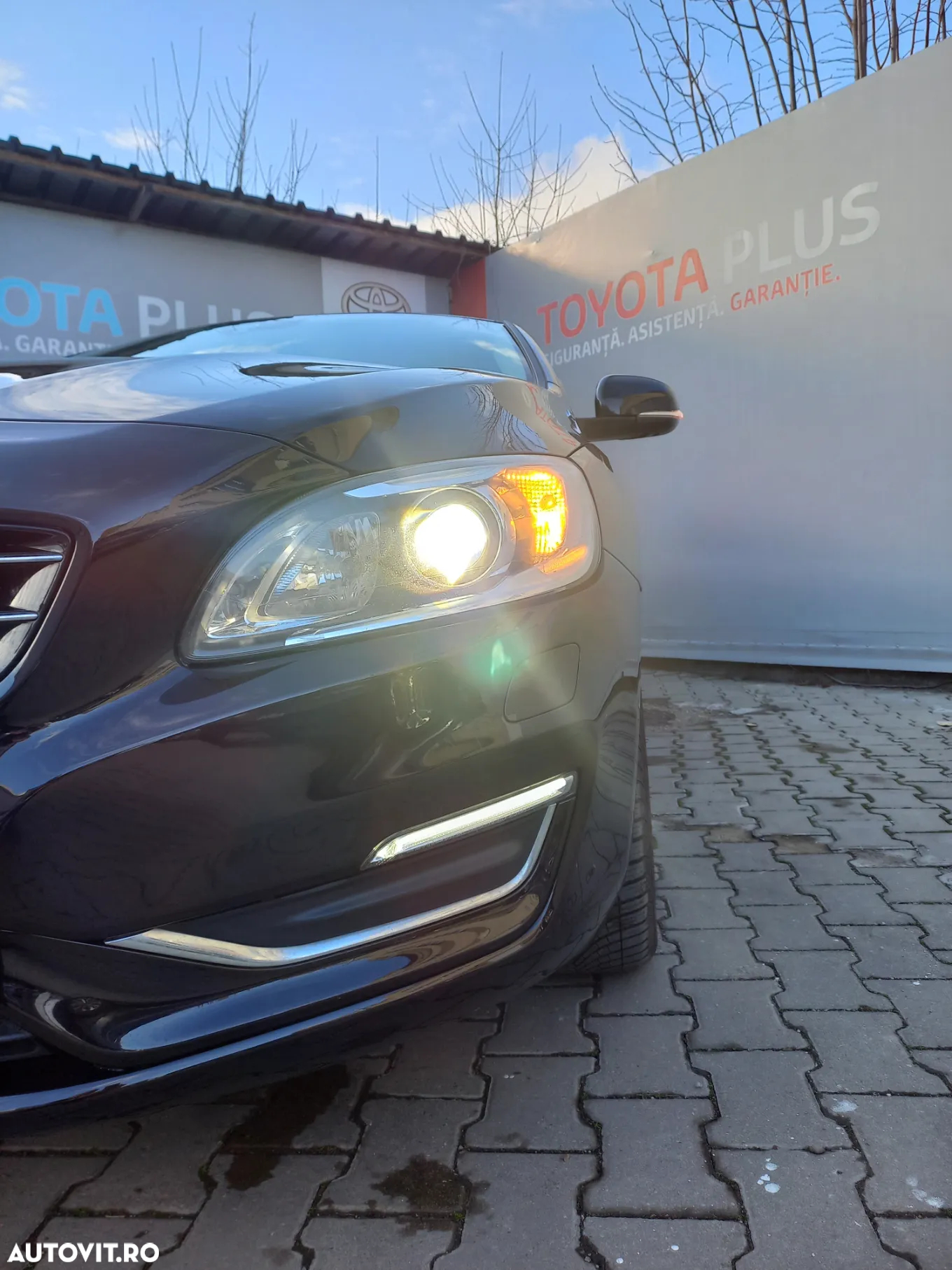 Volvo V60 D6 Plug-In-Hybrid AWD Geartronic Momentum - 34