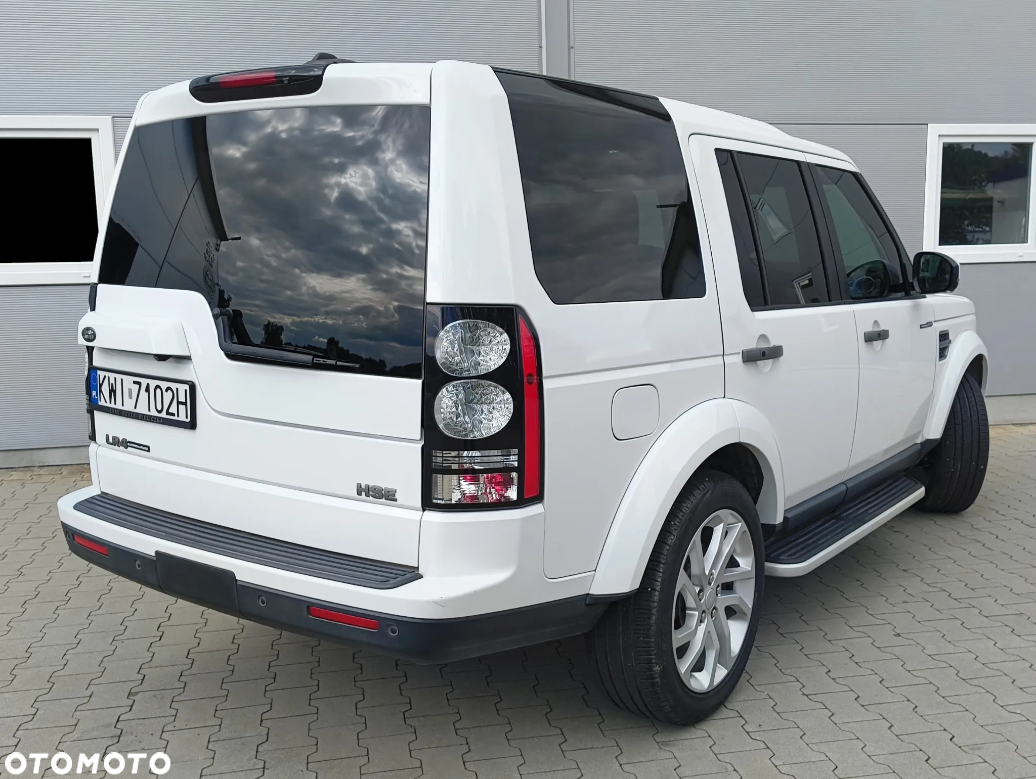 Land Rover Discovery IV 3.0 V6 SC HSE - 6
