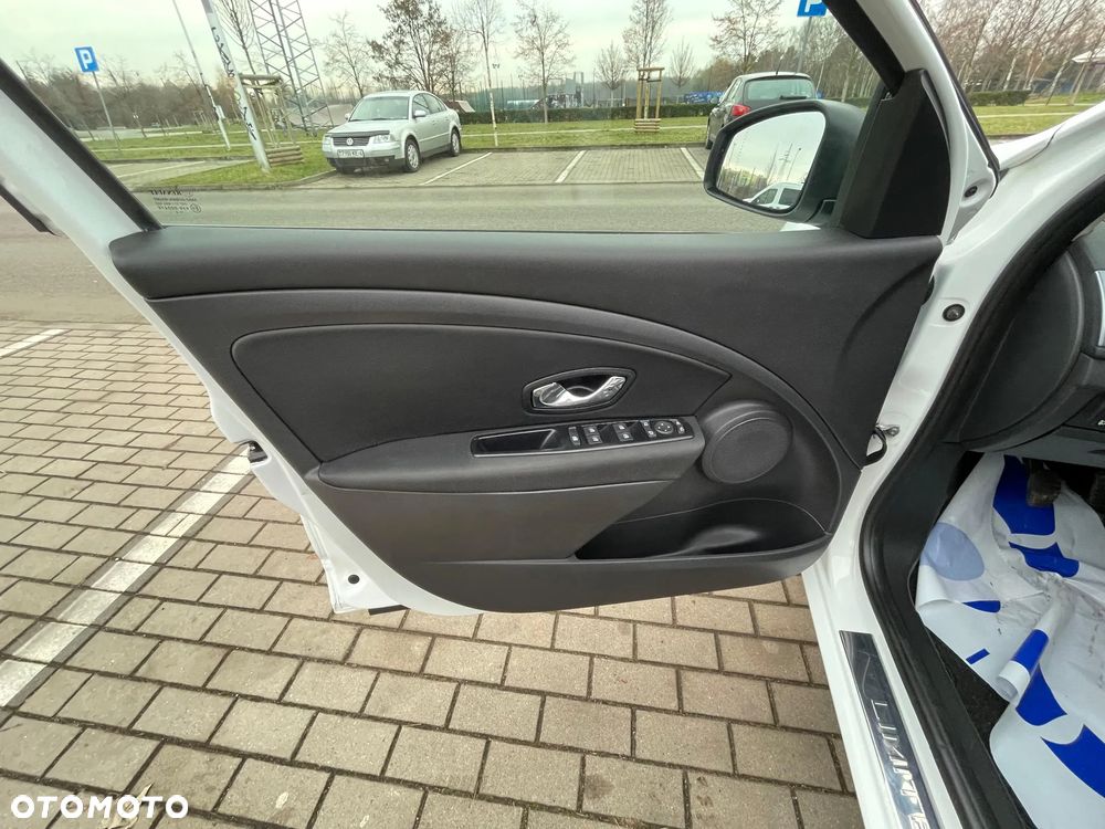 Renault Megane 1.6 16V 110 LIMITED - 17