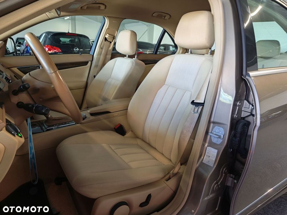 Mercedes-Benz Klasa C 280 4Matic 7G-TRONIC Elegance - 7