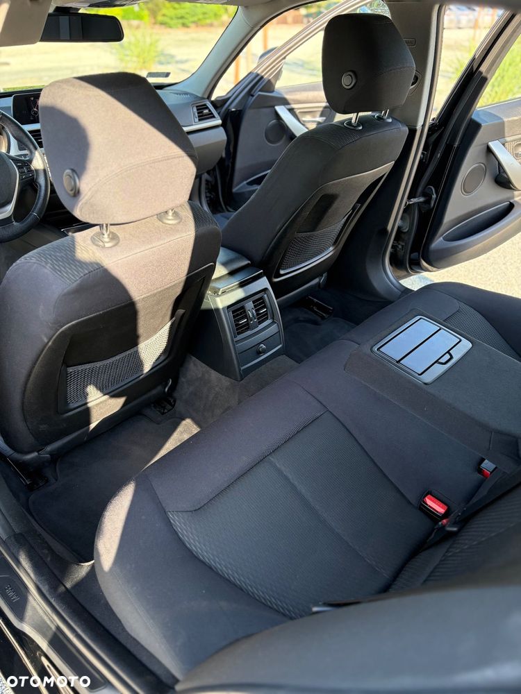 BMW Seria 3 318d - 13