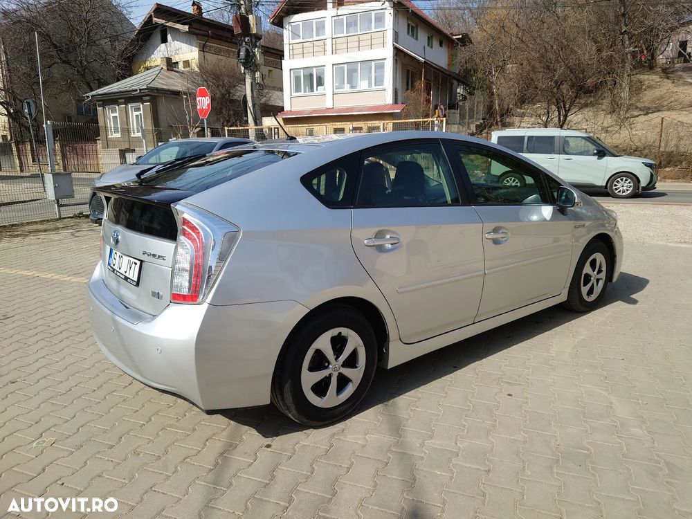 Toyota Prius - 3