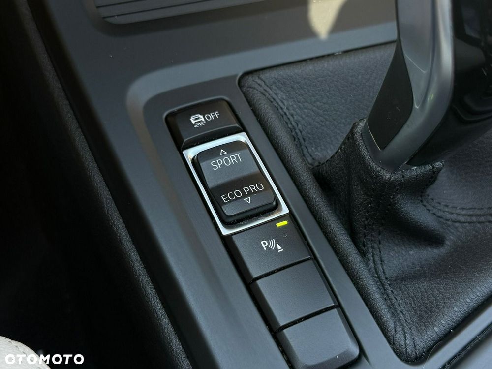 BMW X1 sDrive18i xLine - 29
