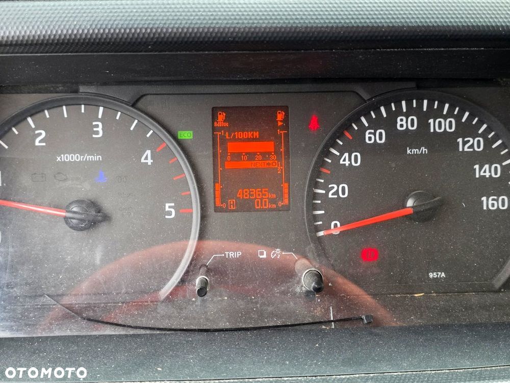 Nissan Cabstar / Multitel HX195 - 16