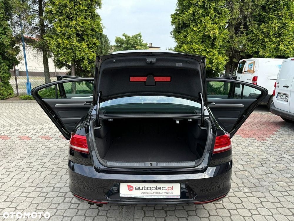Volkswagen Passat - 33