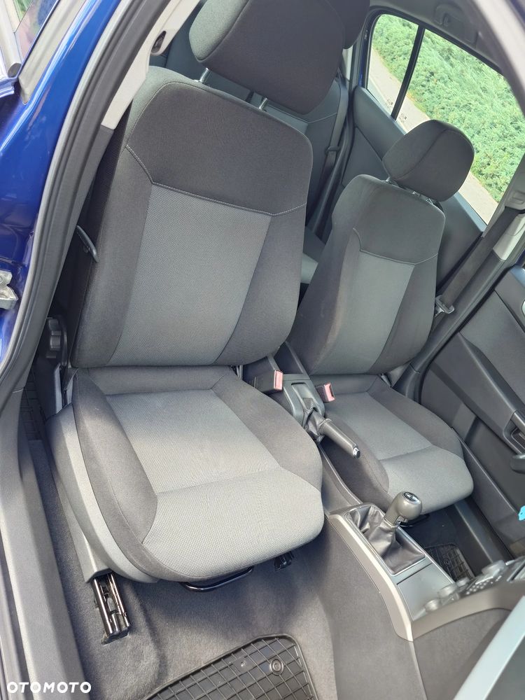 Opel Astra 1.6 Start - 12