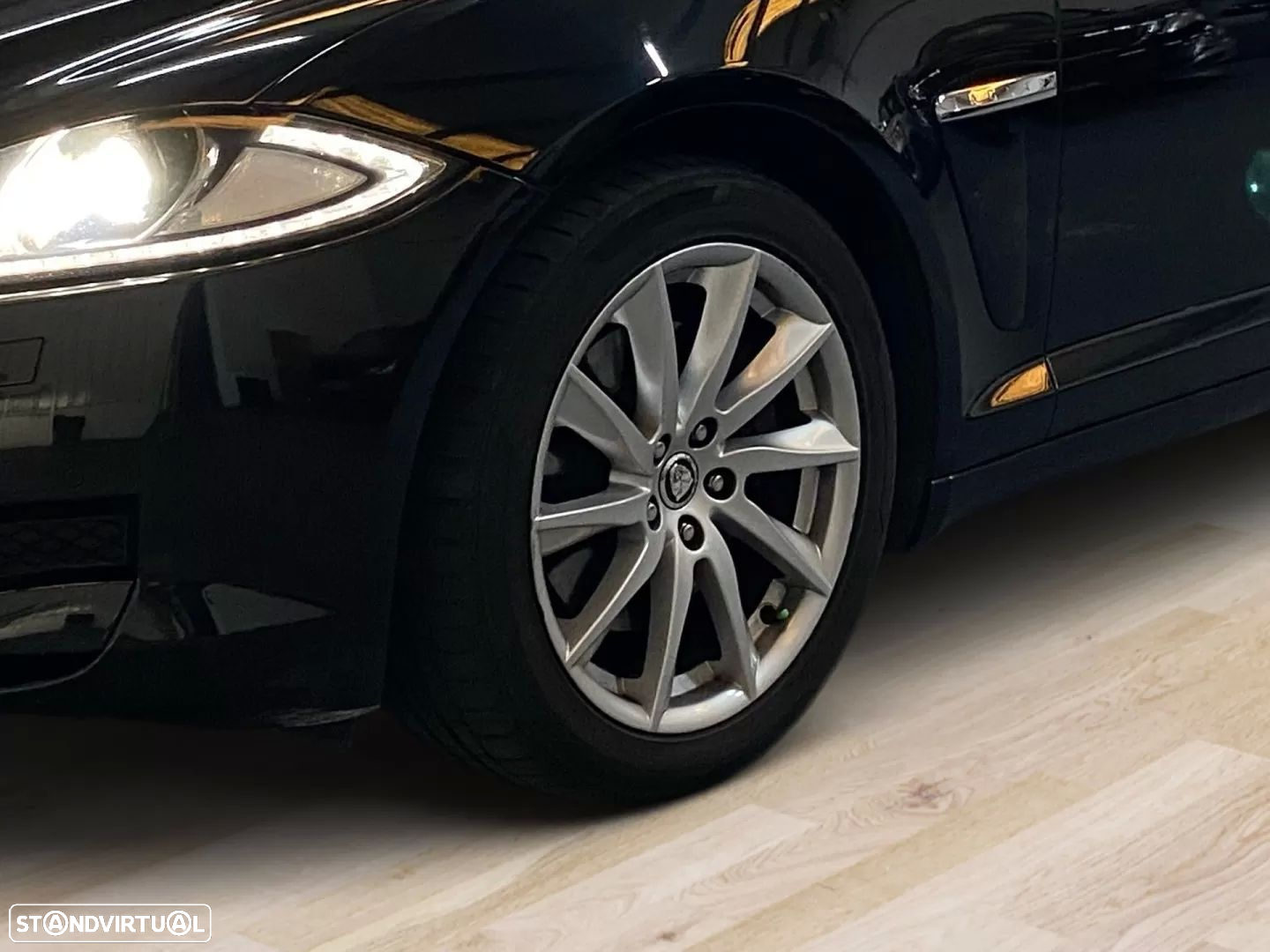 Jaguar XF 2.2 D Premium Luxury - 6