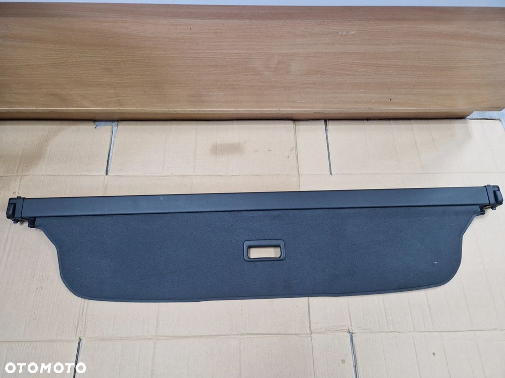 ROLETA BAGAŻNIKA VOLVO V70III XC70II 07-16R CZARNA - 1