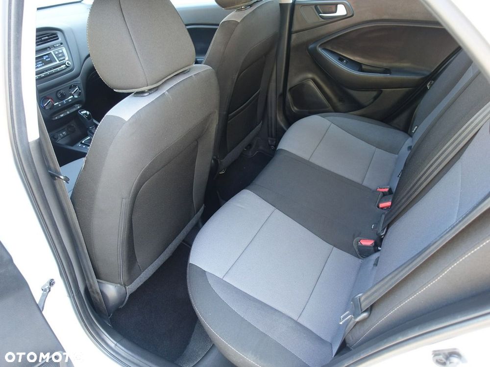 Hyundai i20 1.4 Automatik Trend - 13