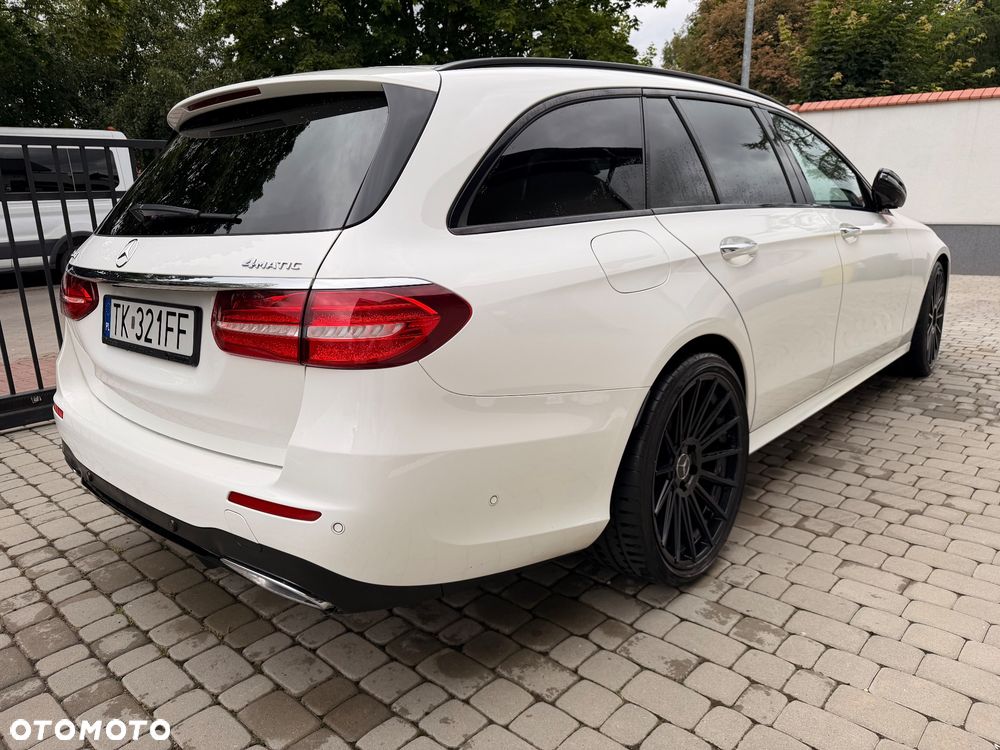 Mercedes-Benz Klasa E 220 d 4-Matic 9G-TRONIC - 2