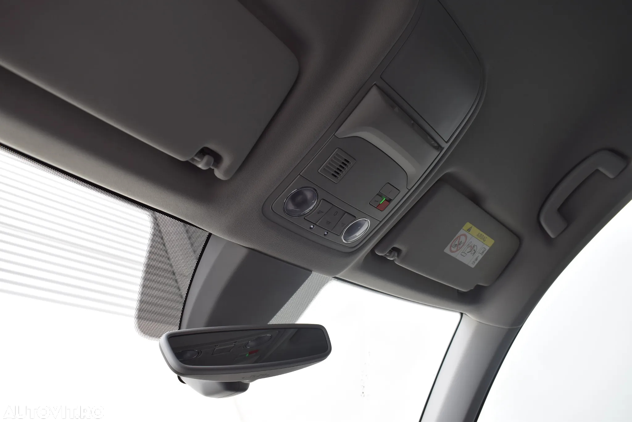 Skoda Karoq 1.5 TSI ACT DSG Ambition - 25