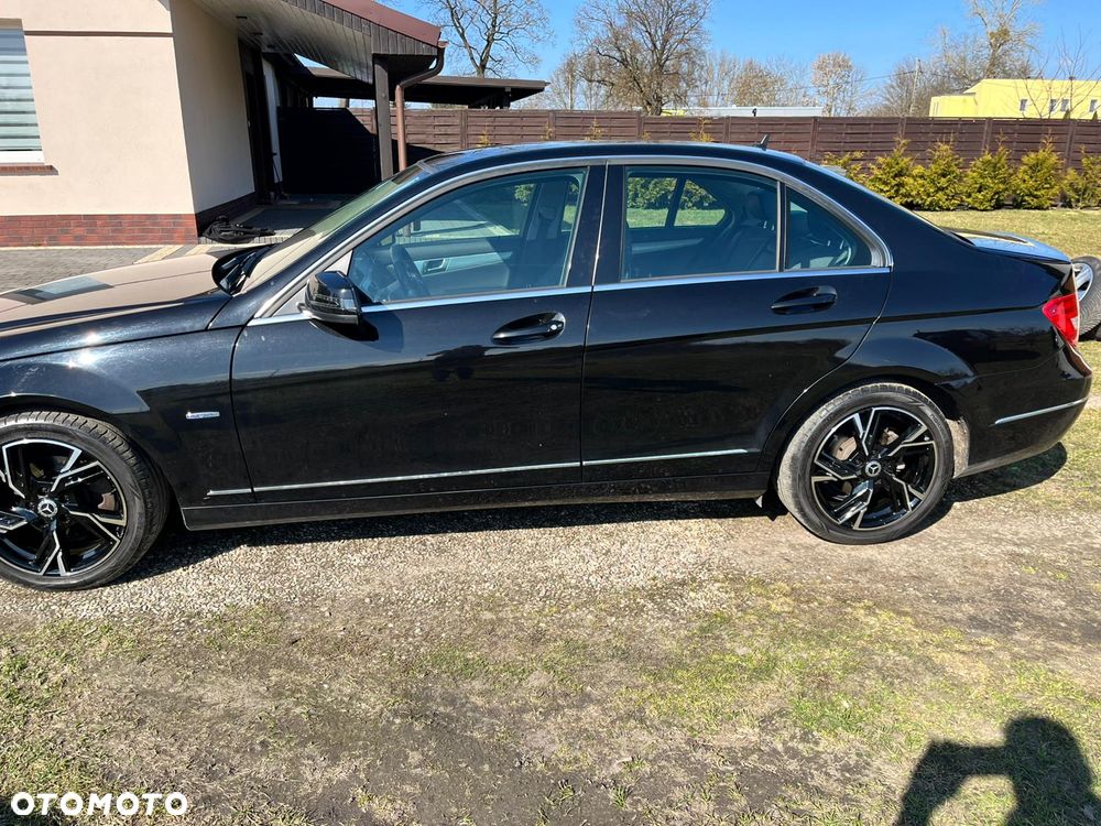 Mercedes-Benz Klasa C 180 BlueEFFICIENCY 7G-TRONIC Avantgarde - 3