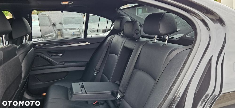 BMW Seria 5 520d xDrive - 22