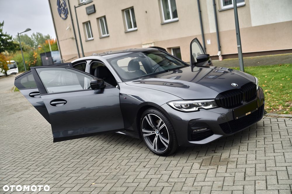 BMW Seria 3 320d xDrive M Sport Shadow - 22