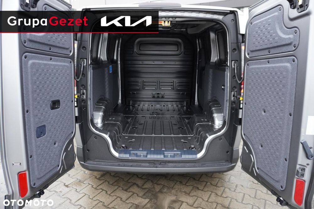 Kia PV5 - 12