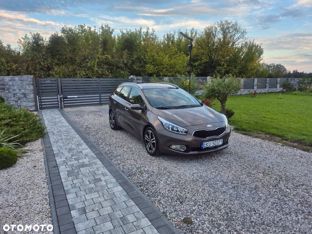 Kia Ceed - 8
