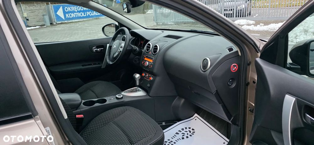 Nissan Qashqai 2.0 dCi 4 x 4 DPF tekna - 19