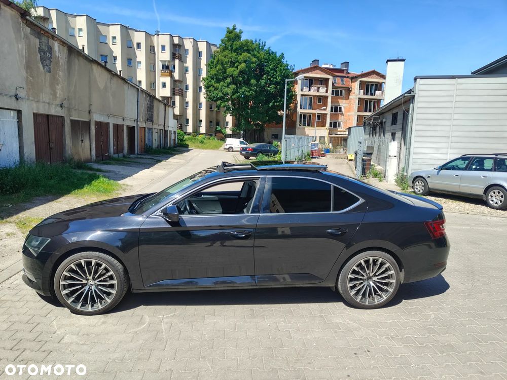 Skoda Superb 2.0 TDI L&K DSG - 2