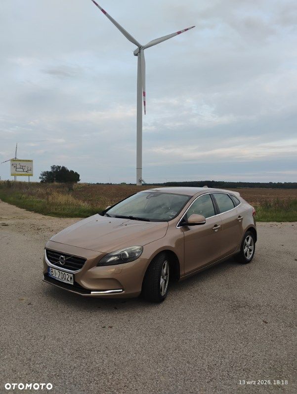 Volvo V40 D3 Momentum - 1