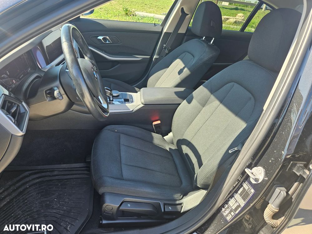 BMW Seria 3 320i xDrive AT - 12