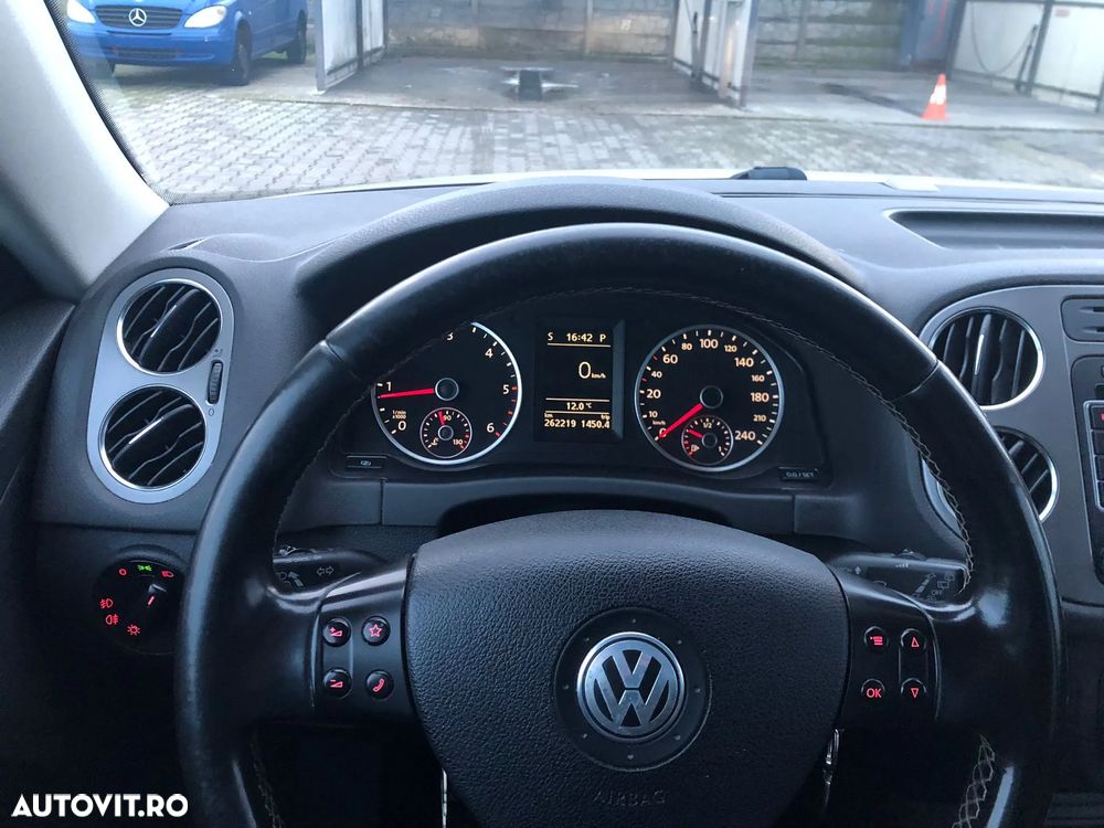 Volkswagen Tiguan 2.0 TDI DPF 4Motion DSG Track & Field - 6
