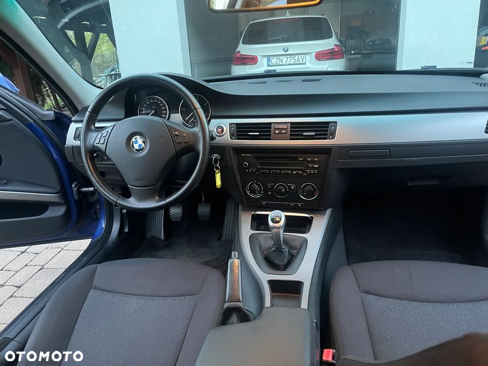 BMW Seria 3 - 37