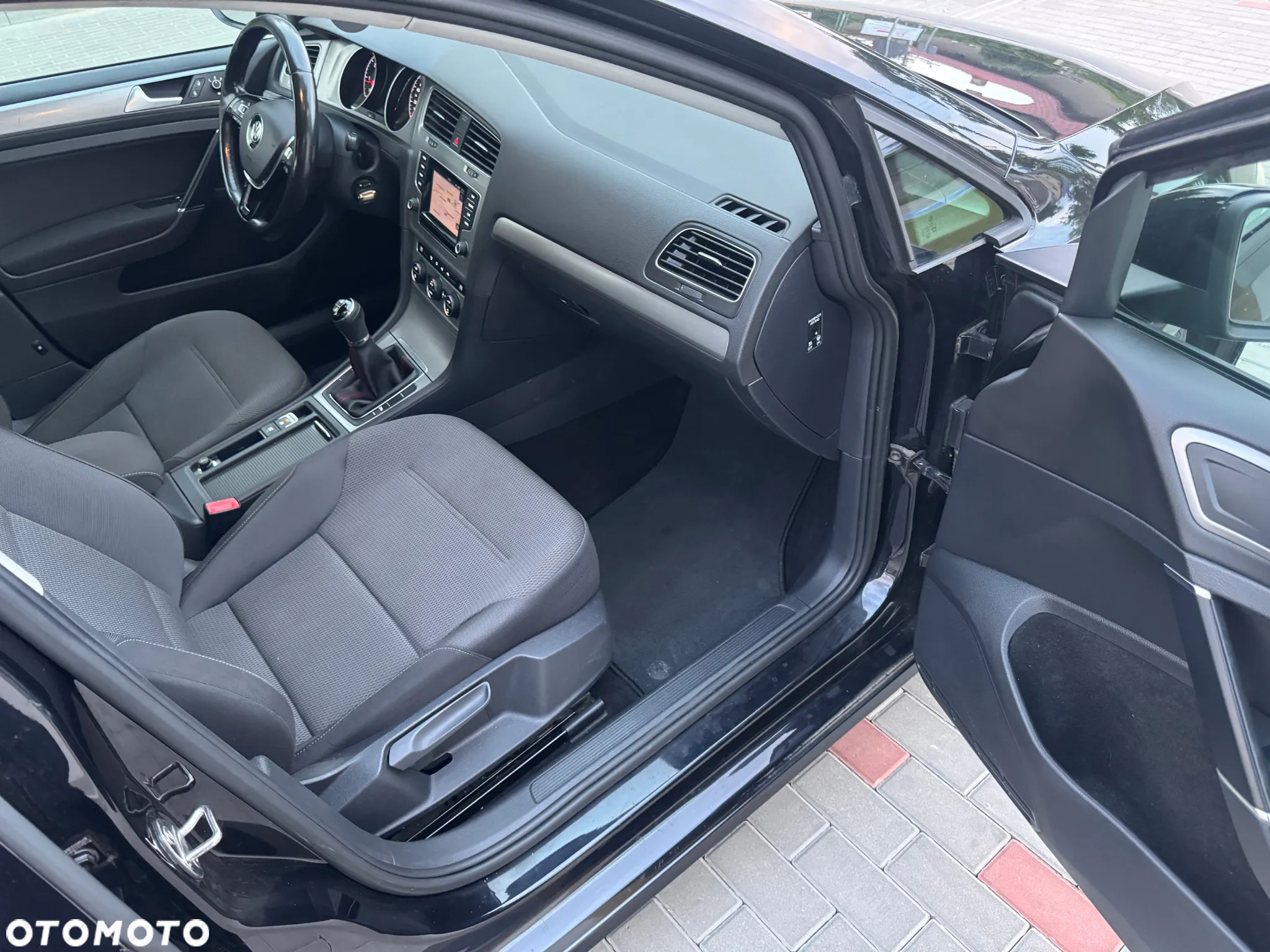 Volkswagen Golf 1.6 TDI BlueMotion Comfortline - 15