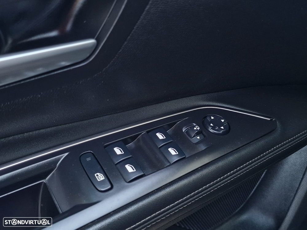 Peugeot 5008 PureTech 130 Stop & Start Allure - 22